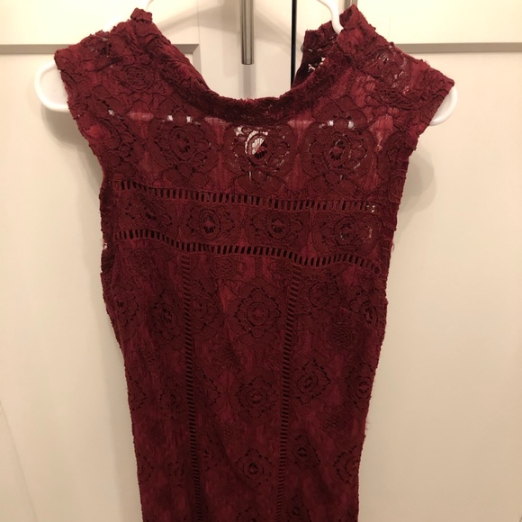 Hollister Burgundy lace dress size small - Picture 6 of 6